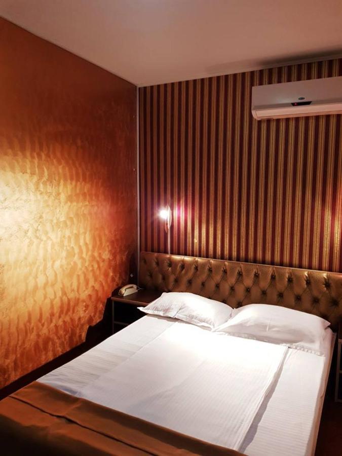 Asia Hotel Târgu Jiu Eksteriør billede