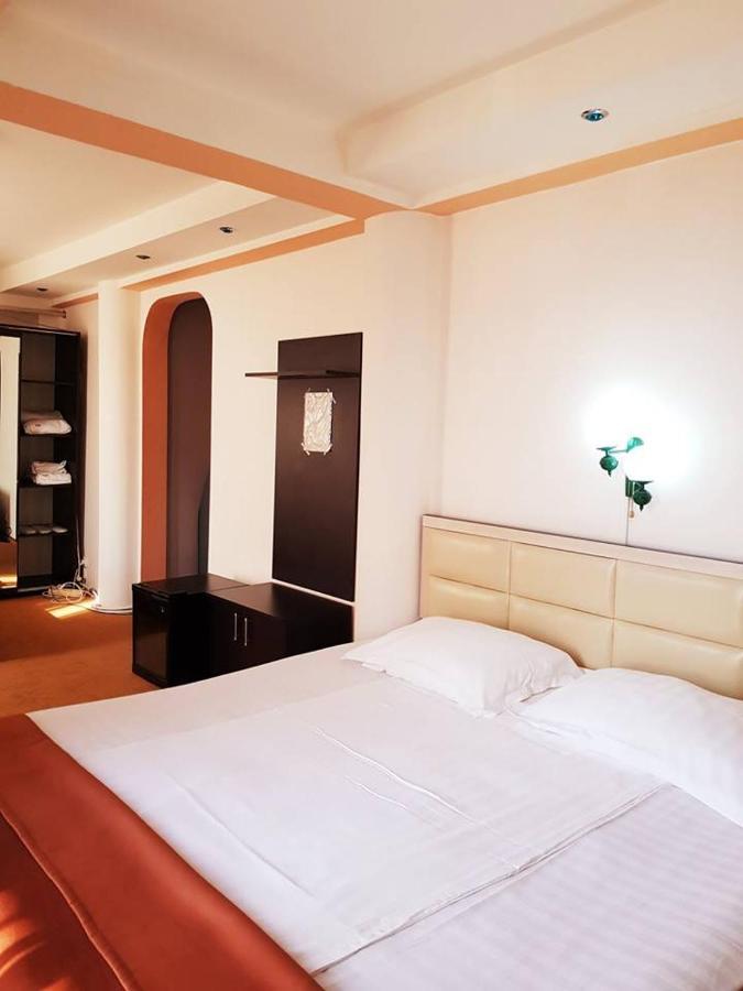 Asia Hotel Târgu Jiu Eksteriør billede